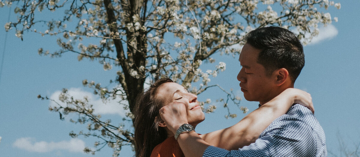 Romantic Spring Charlotte Engagement Photography in Noda | L + M