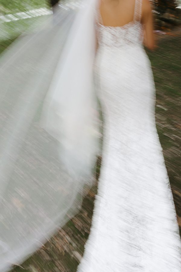 artistic Charlottesville wedding photographer Pippin Hill Farm
