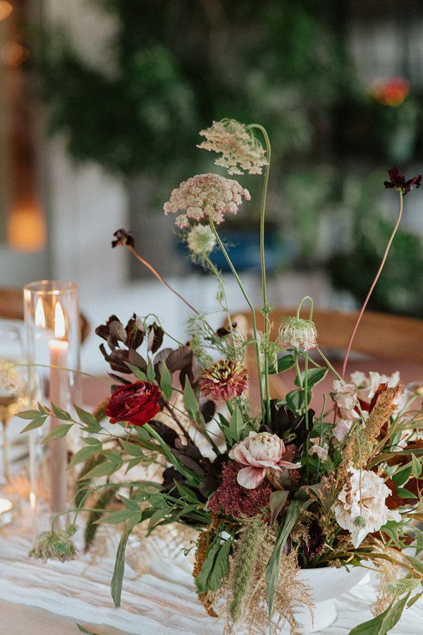 fall wedding table arrangements with queen annes lace