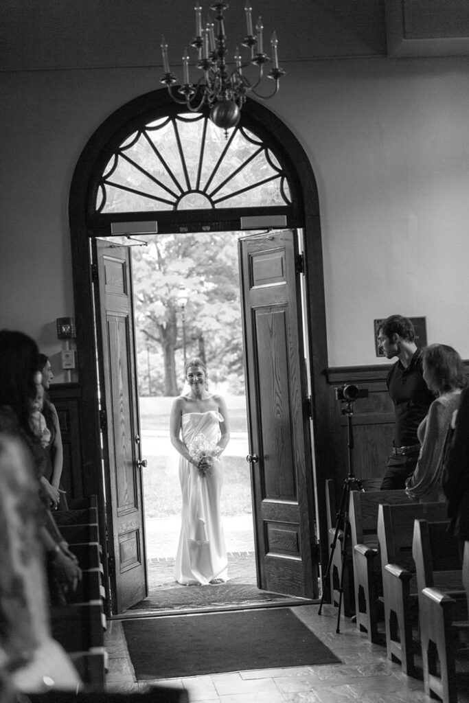 Virginian Hotel Wedding Lynchburg Wedding Photographer Documentary Candid Style x