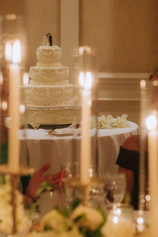 vintage wedding cake 80's style